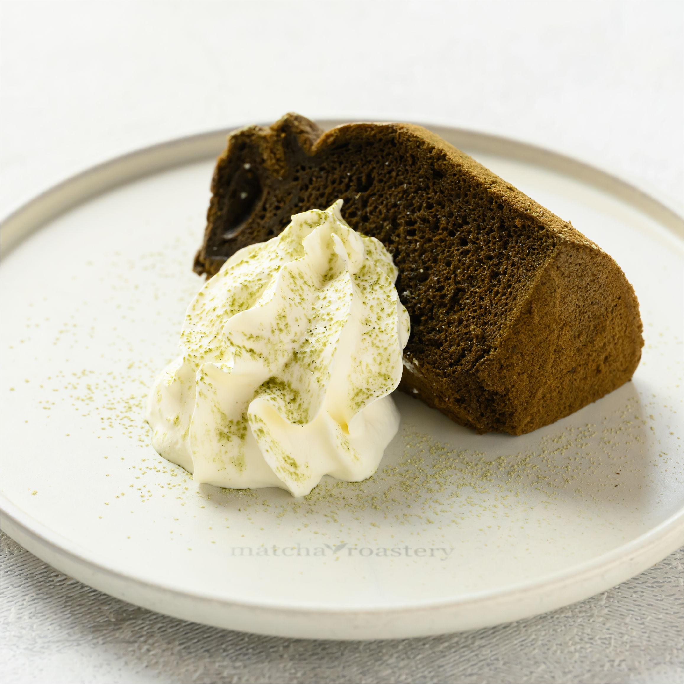 ロースト抹茶シフォンケーキ