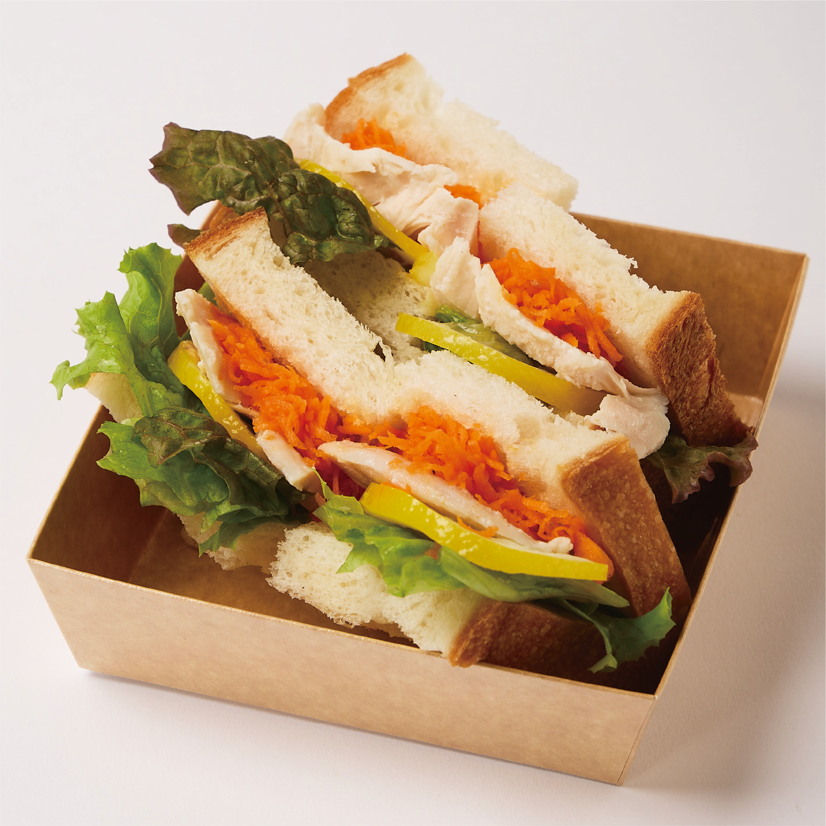 しっとりチキンとキャンディードレモンのサンド